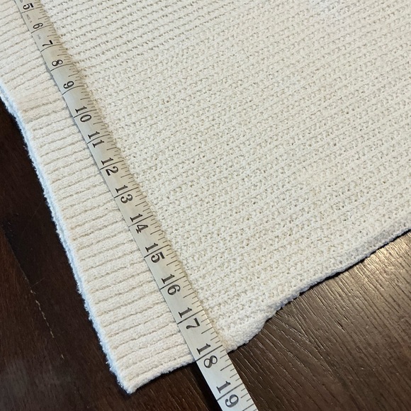 Abercrombie & Fitch Off-White Knit Pullover - Picture 7 of 8